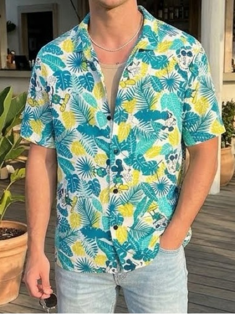Disney Mickey Mouse Tropical Hawaiian Button Up Shirt Size Small